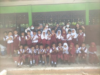 KUNJUNGAN TIM KESEHATAN DARI PKM LAMASI TIMUR